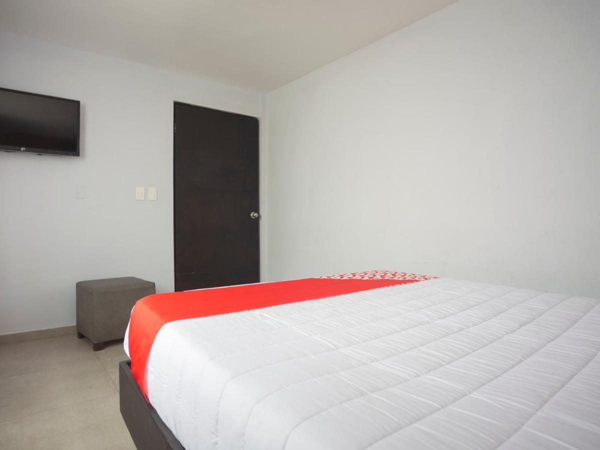 Hotel Adhoc Express Monterrey Exterior foto